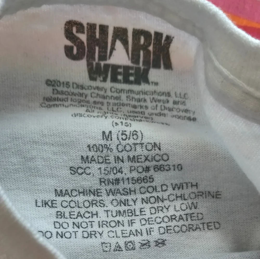 🗺️ Shark Week 100% Cotton Unisex Youth Child's 5/6 T-shirt EUC Jaws Movie EUC